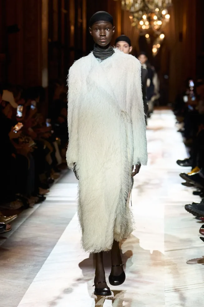 00008-dries-van-noten-fall-2025-ready-to-wear-credit-gorunway