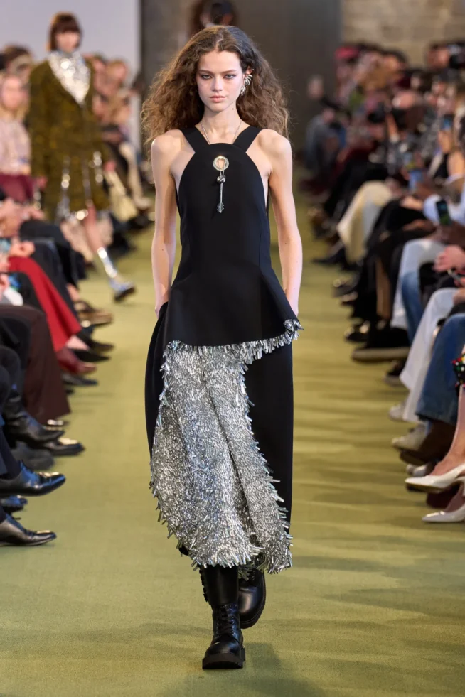 00008-rabanne-fall-2025-ready-to-wear-credit-gorunway