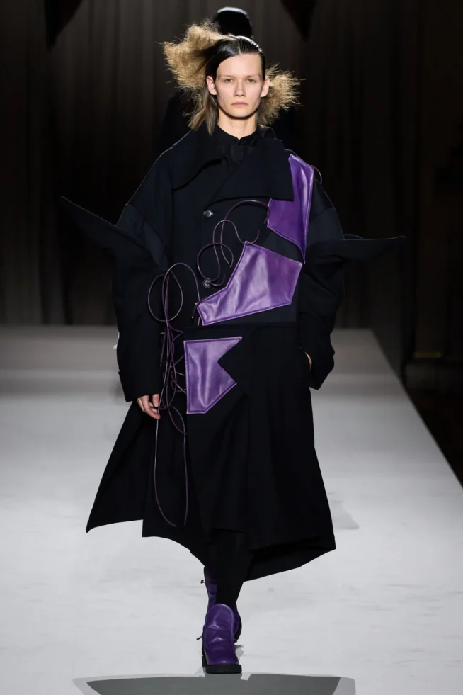 00008-yohji-yamamoto-fall-2025-ready-to-wear-credit-gorunway