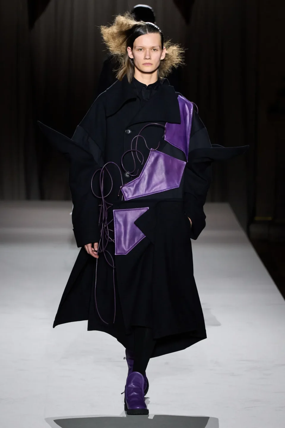 00008-yohji-yamamoto-fall-2025-ready-to-wear-credit-gorunway