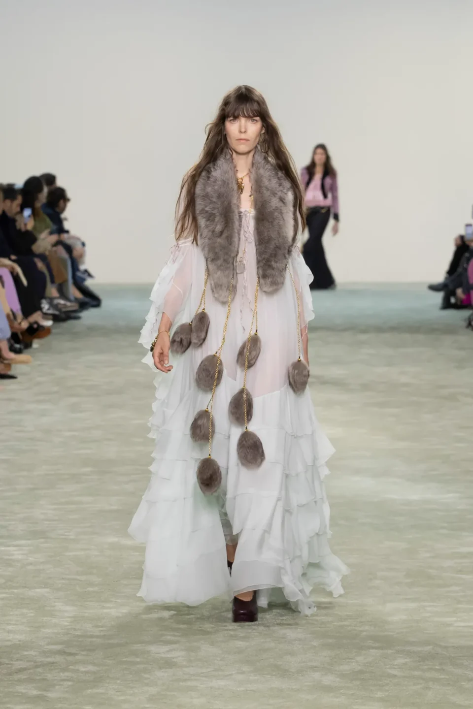00009-chloe-fall-2025-ready-to-wear-credit-brand
