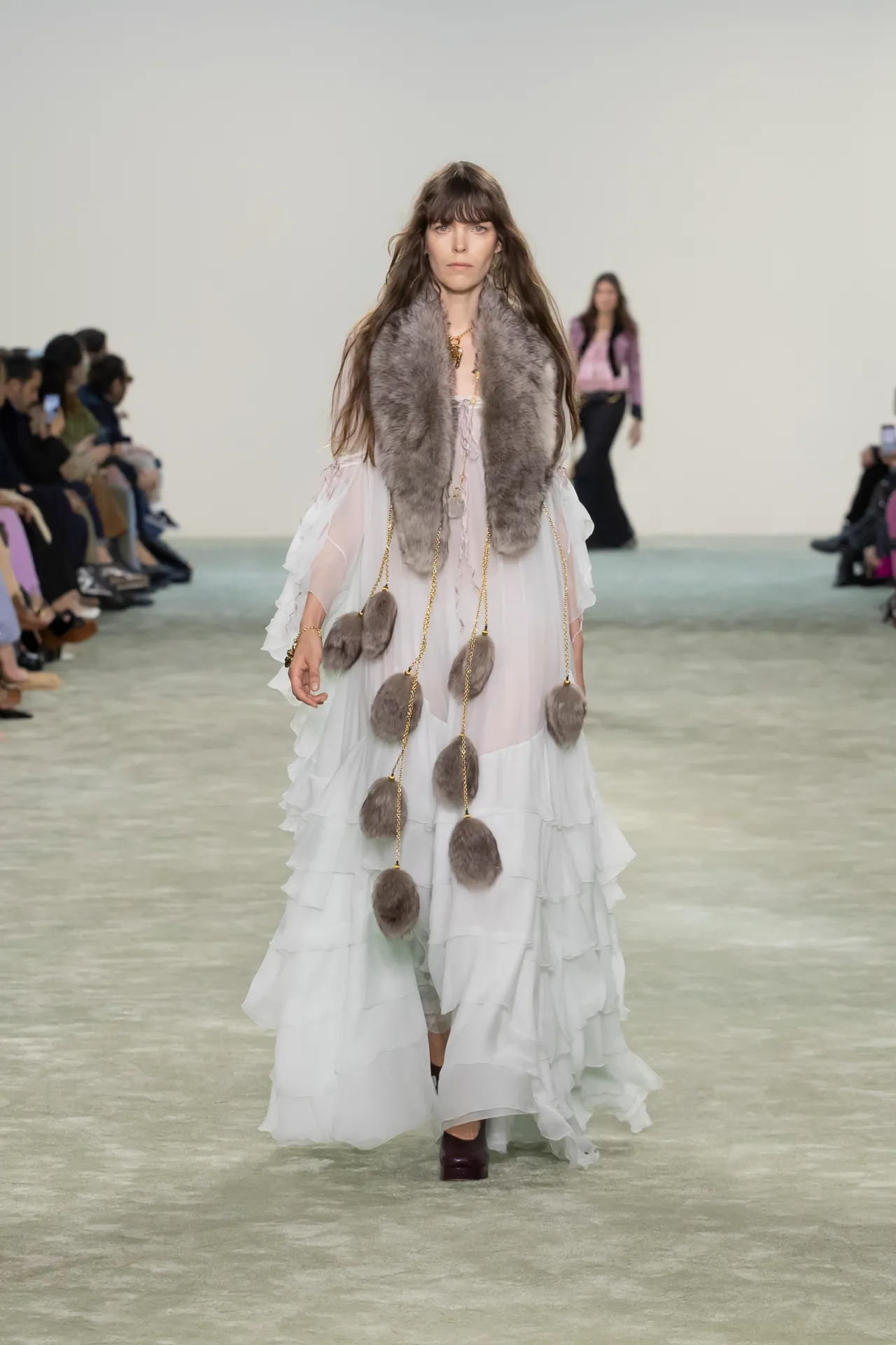 00009-chloe-fall-2025-ready-to-wear-credit-brand