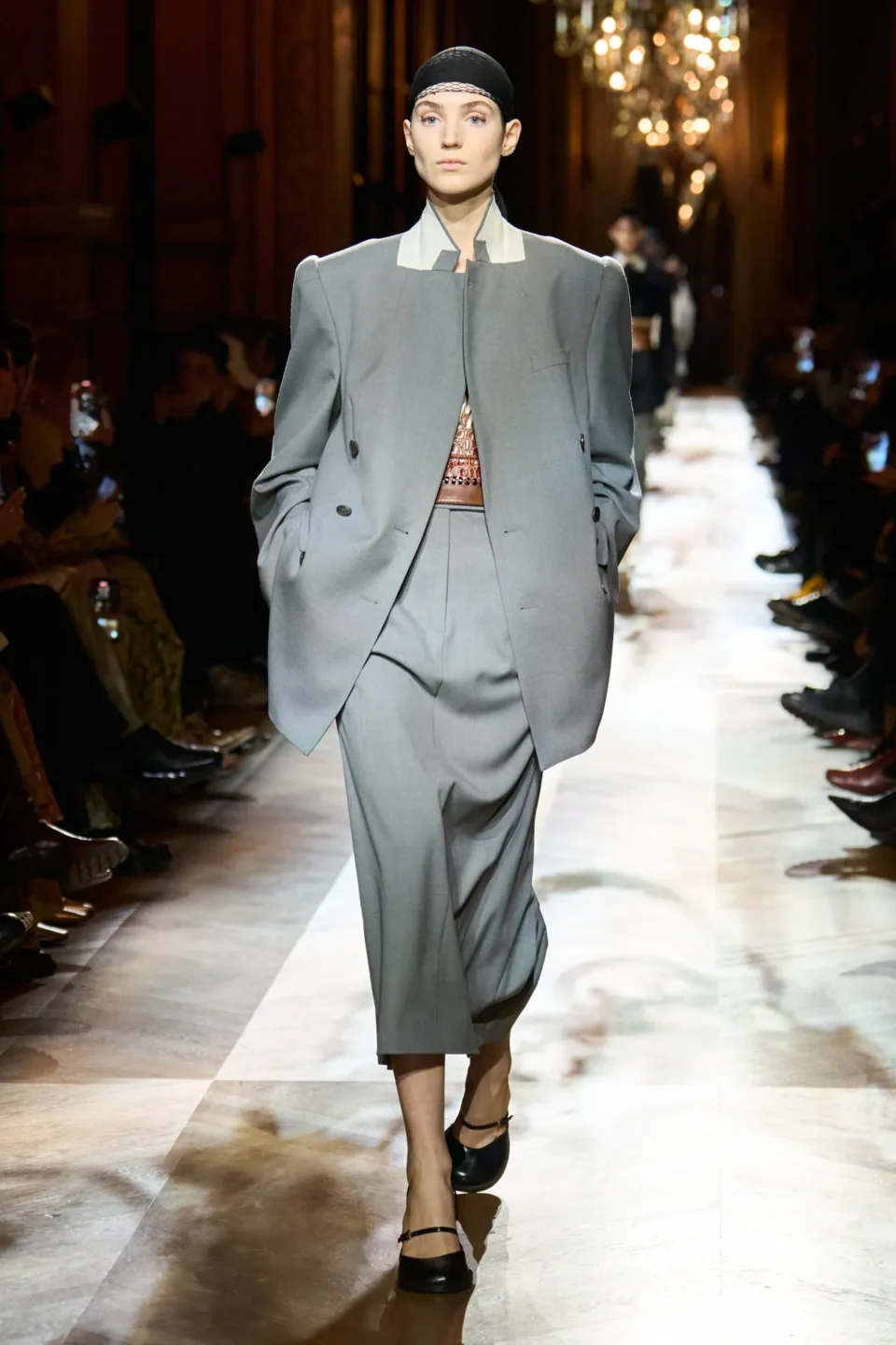 00009-dries-van-noten-fall-2025-ready-to-wear-credit-gorunway