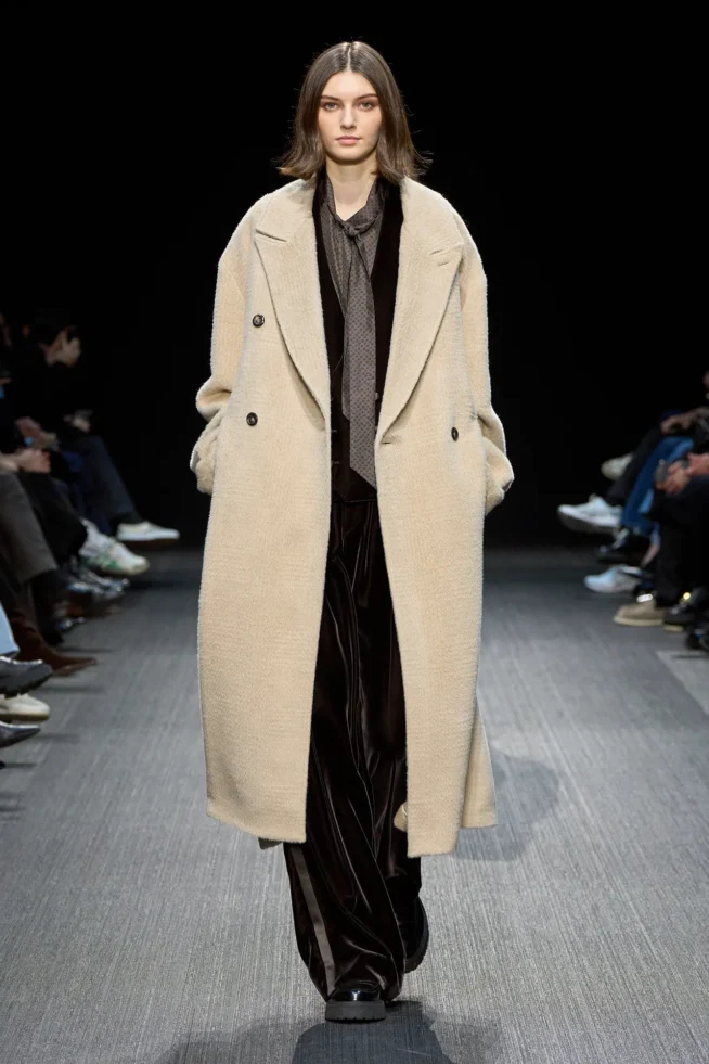 00009-emporio-armani-fall-2025-ready-to-wear-credit-gorunway