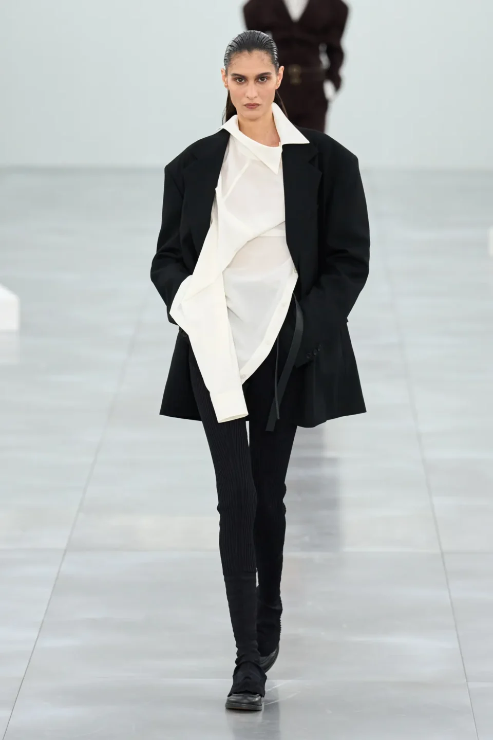 00009-issey-miyake-fall-2025-ready-to-wear-credit-gorunway