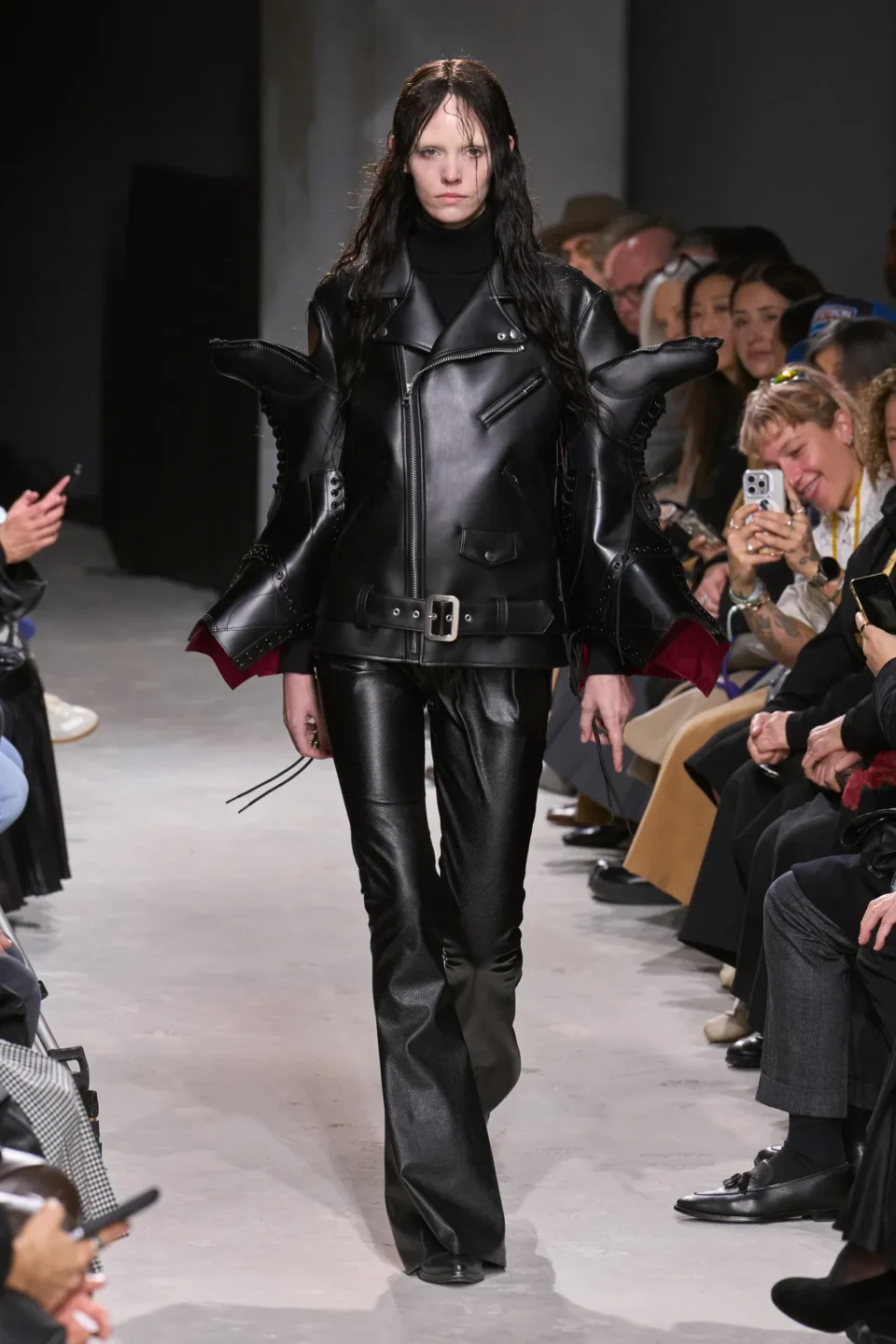 00009-junya-watanabe-fall-2025-ready-to-wear-credit-gorunway