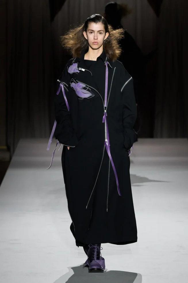 00009-yohji-yamamoto-fall-2025-ready-to-wear-credit-gorunway