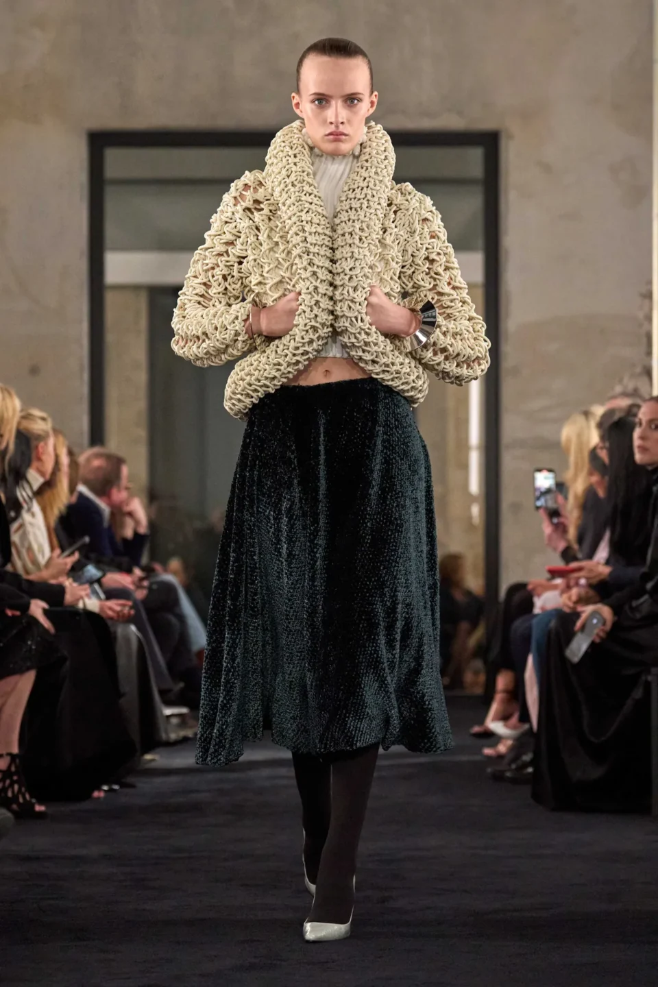 00010-alaia-fall-2025-ready-to-wear-credit-brand