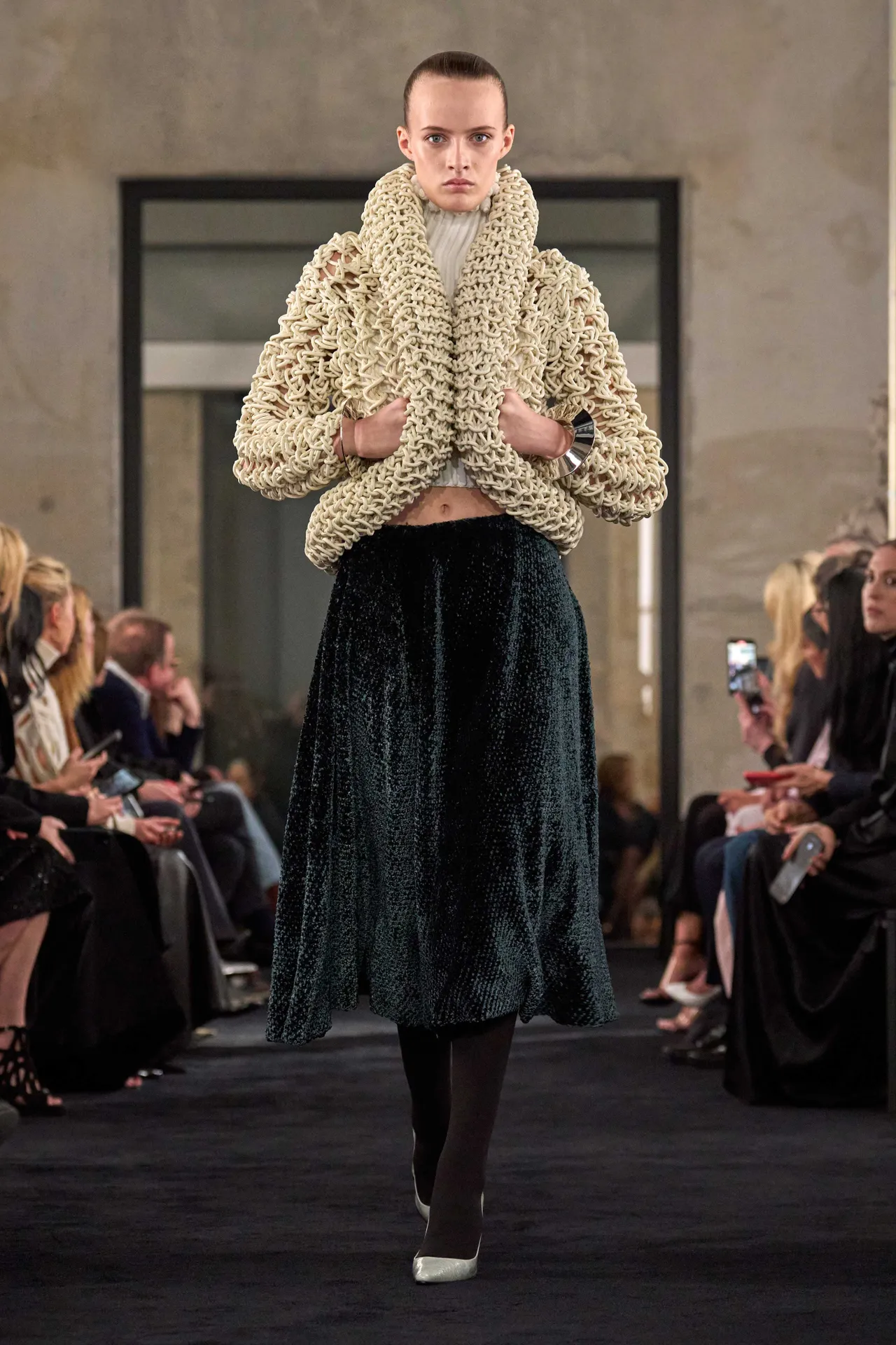 00010-alaia-fall-2025-ready-to-wear-credit-brand