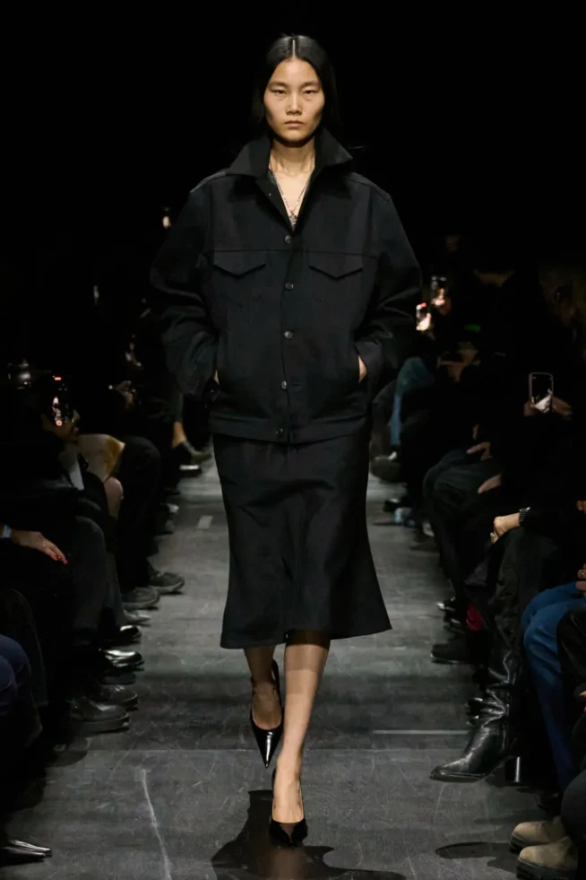 00010-balenciaga-fall-2025-ready-to-wear-credit-gorunway