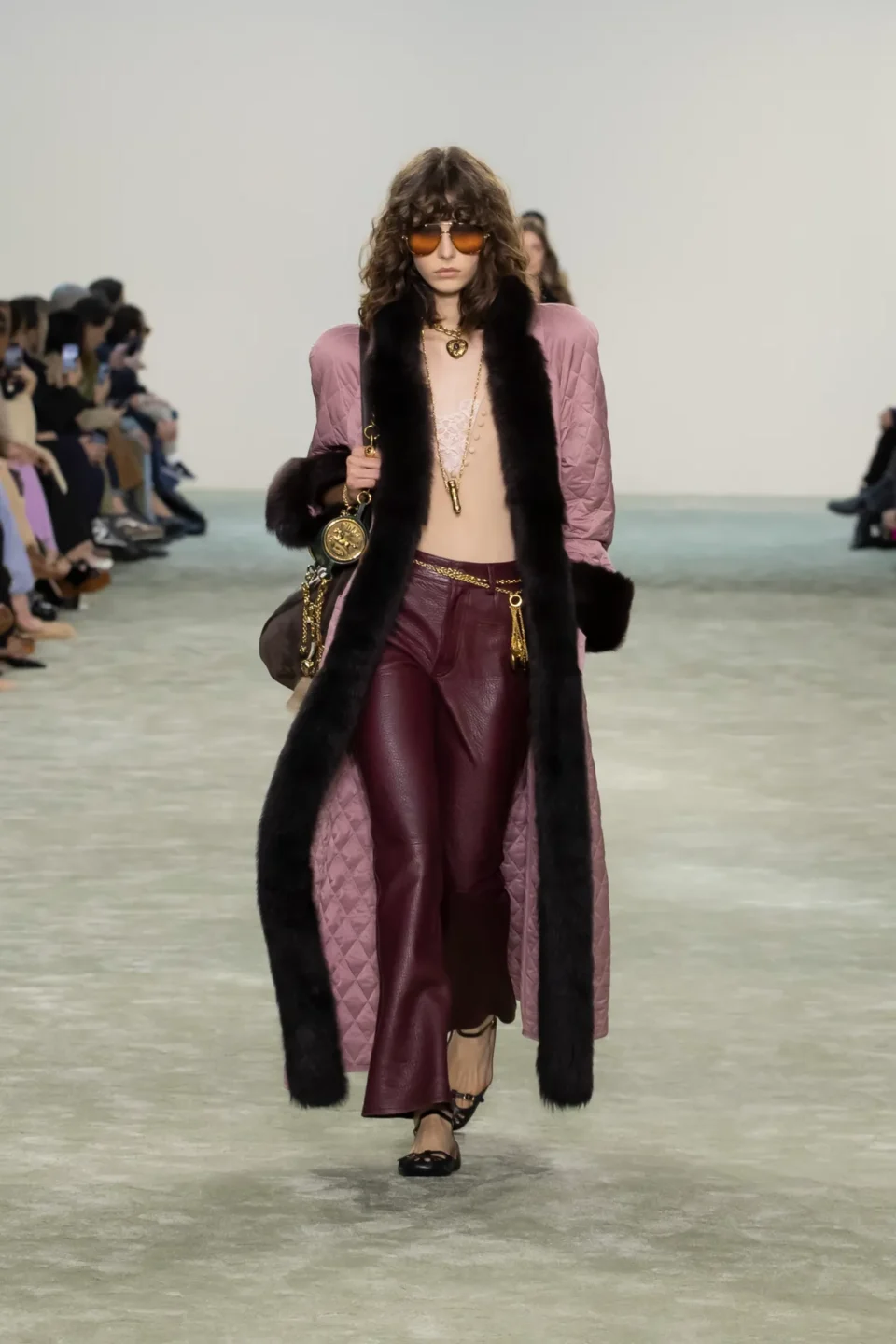 00010-chloe-fall-2025-ready-to-wear-credit-brand