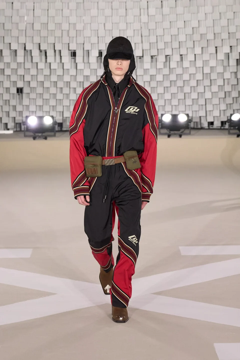 00010-off-white-fall-2025-ready-to-wear-credit-gorunway