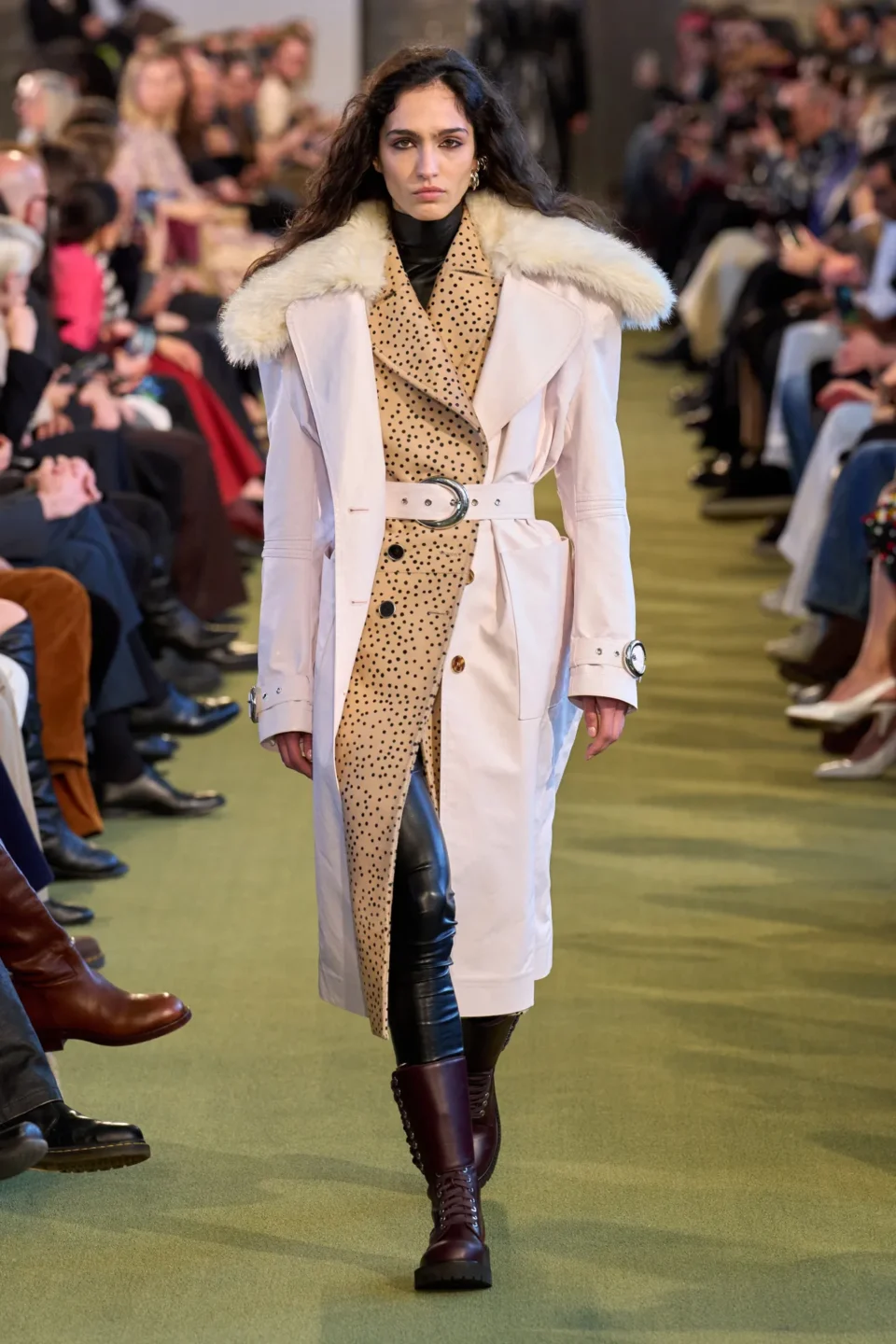 00010-rabanne-fall-2025-ready-to-wear-credit-gorunway