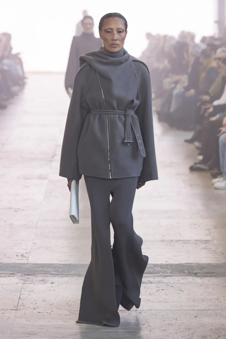00010-rick-owens-fall-2025-ready-to-wear-credit-brand