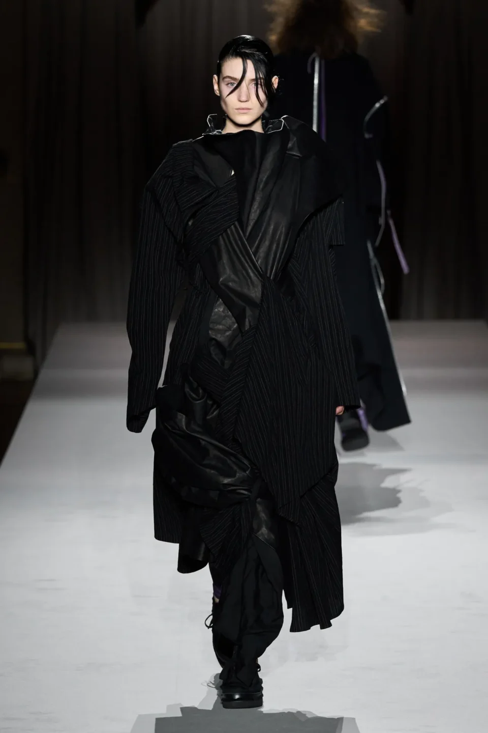 00010-yohji-yamamoto-fall-2025-ready-to-wear-credit-gorunway