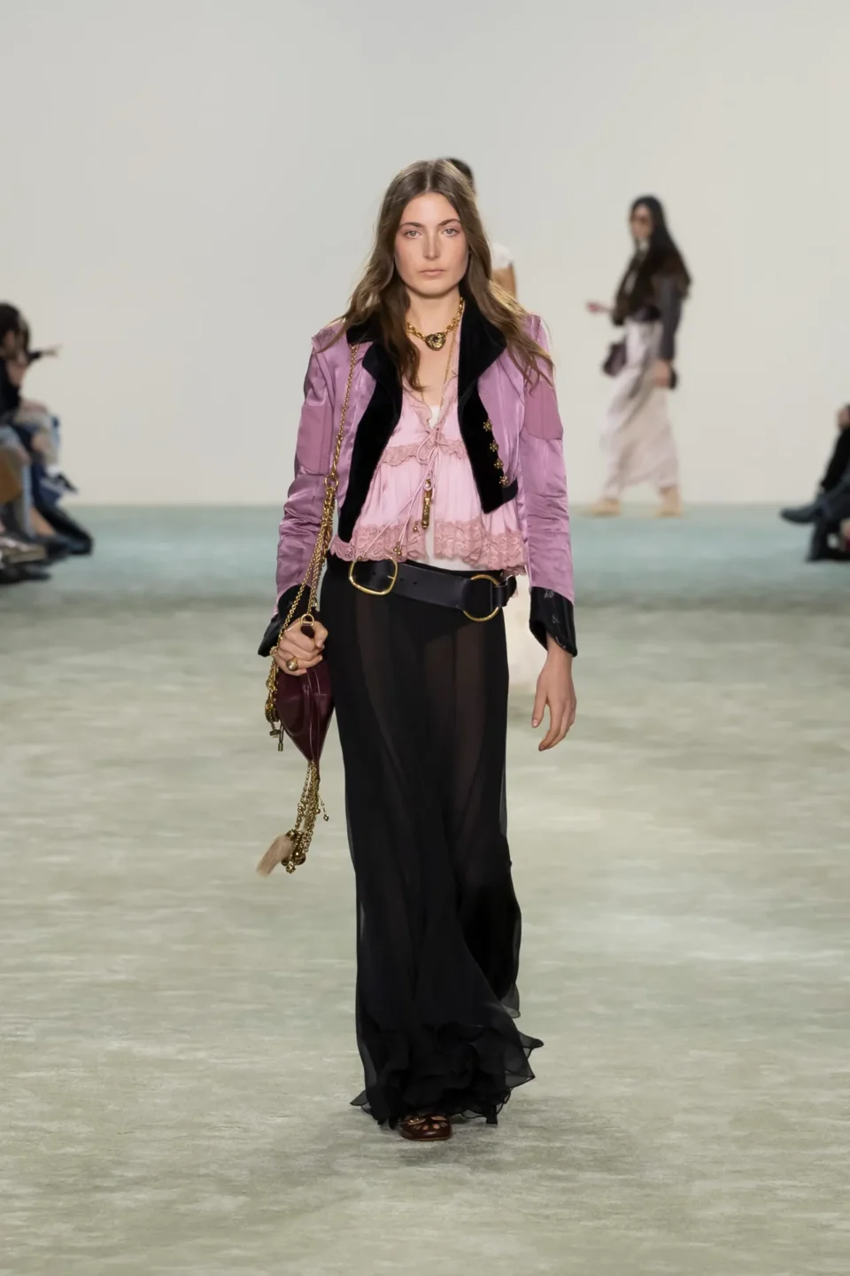 00011-chloe-fall-2025-ready-to-wear-credit-brand