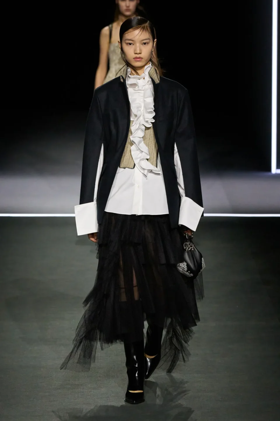 00011-christian-dior-fall-2025-ready-to-wear-credit-gorunway