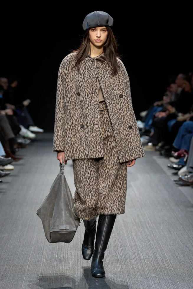 00011-emporio-armani-fall-2025-ready-to-wear-credit-gorunway