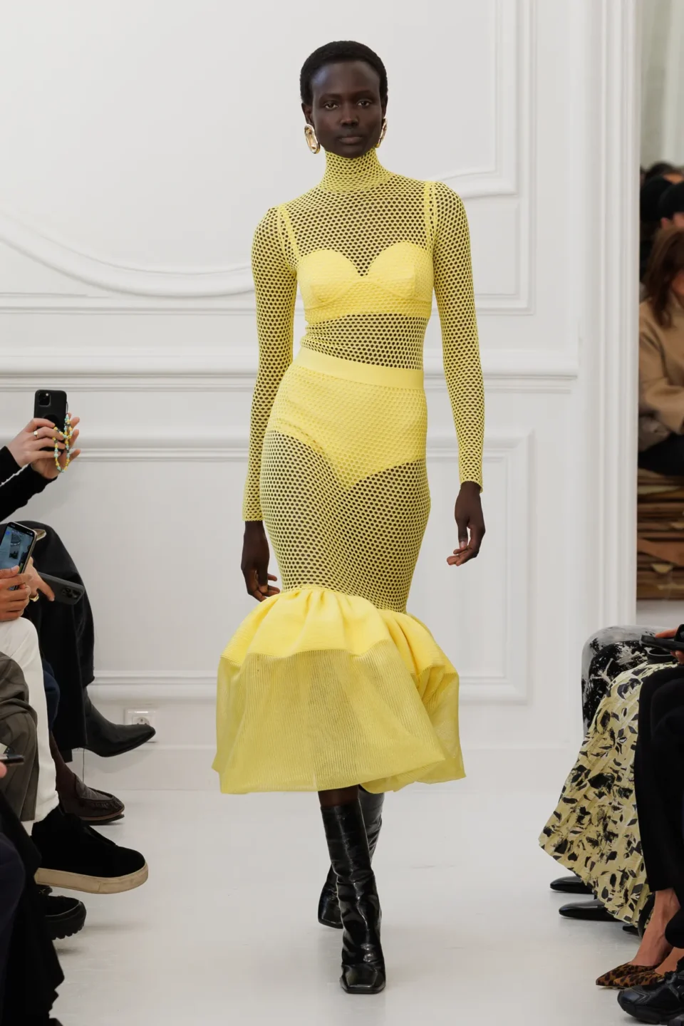 00011-givenchy-fall-2025-ready-to-wear-credit-brand