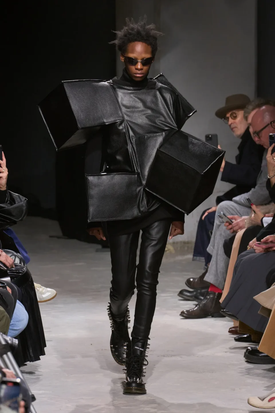 00011-junya-watanabe-fall-2025-ready-to-wear-credit-gorunway