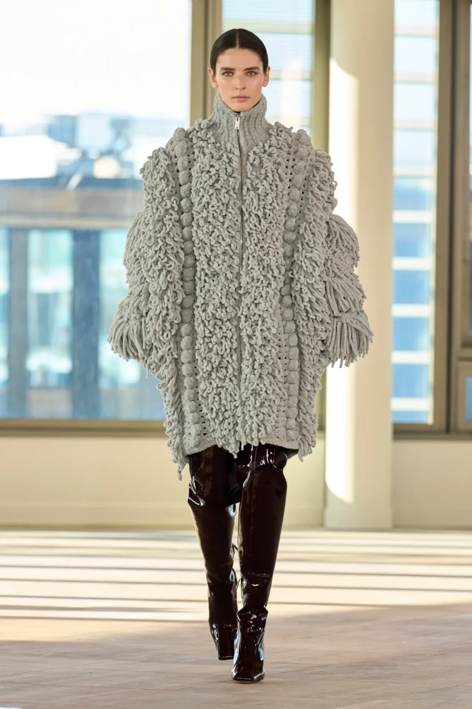 00011-stella-mccartney-fall-2025-ready-to-wear-credit-gorunway