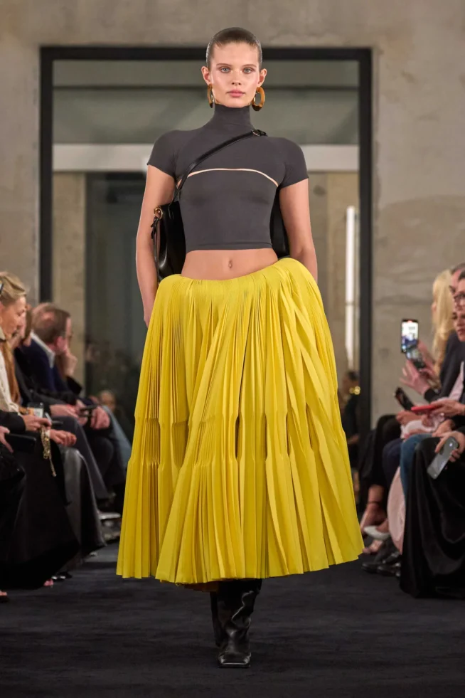00012-alaia-fall-2025-ready-to-wear-credit-brand