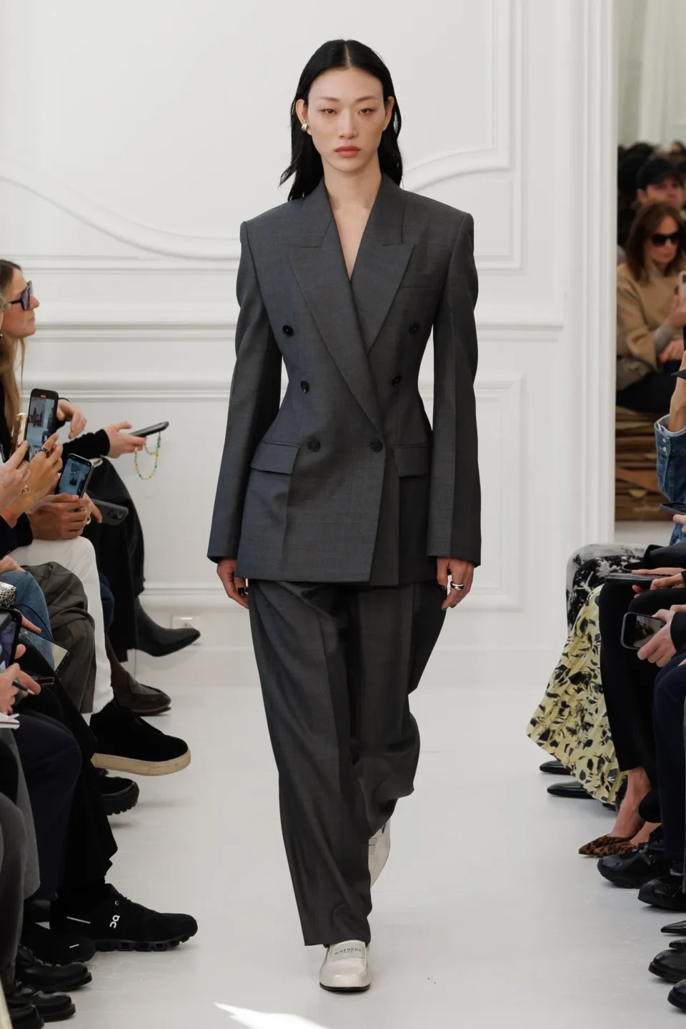 00012-givenchy-fall-2025-ready-to-wear-credit-brand