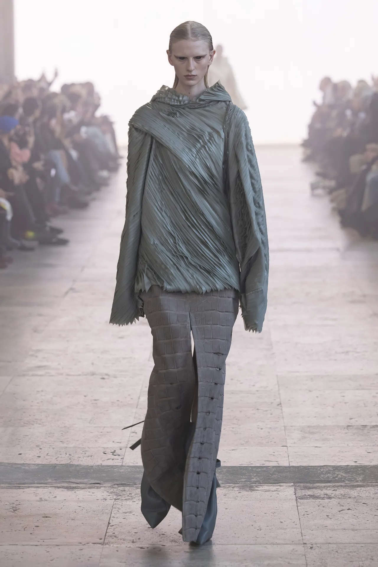 00012-rick-owens-fall-2025-ready-to-wear-credit-brand