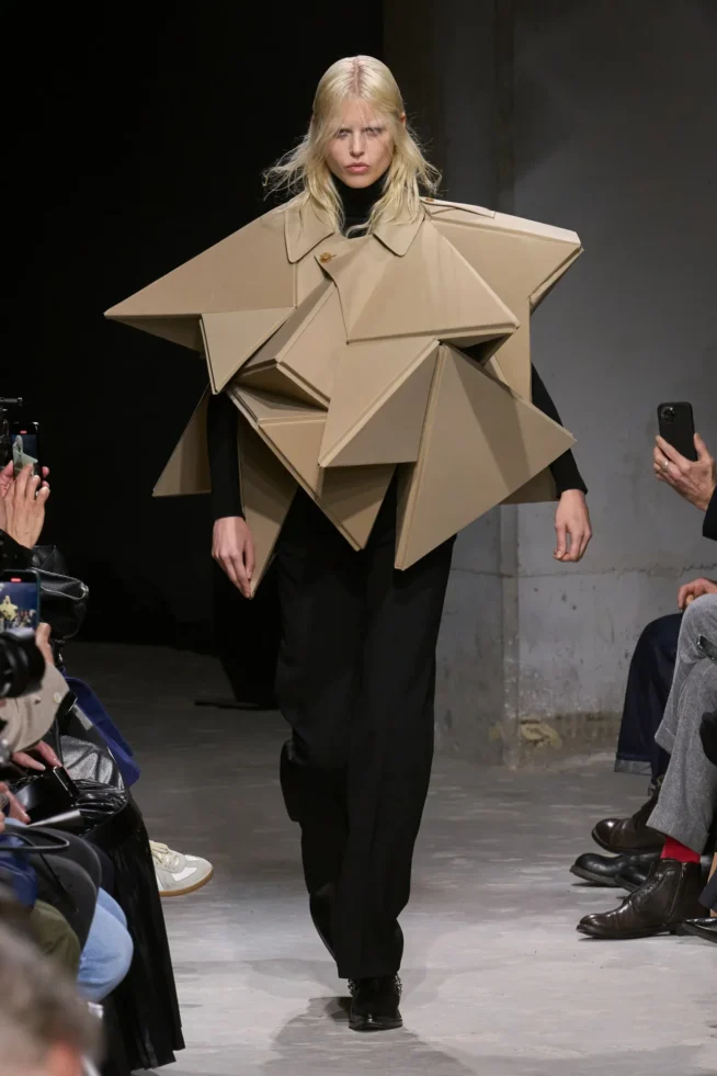 00013-junya-watanabe-fall-2025-ready-to-wear-credit-gorunway
