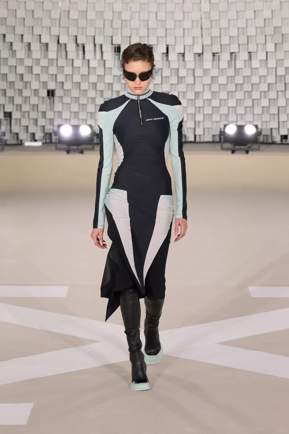 00013-off-white-fall-2025-ready-to-wear-credit-gorunway
