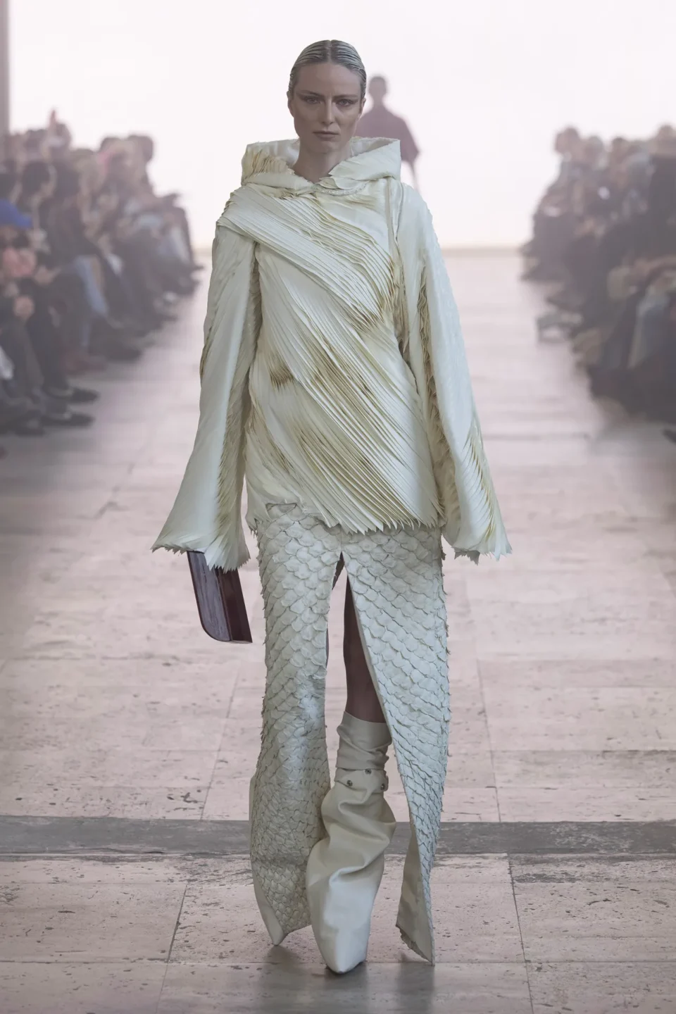 00013-rick-owens-fall-2025-ready-to-wear-credit-brand