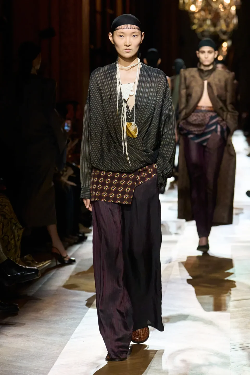 00014-dries-van-noten-fall-2025-ready-to-wear-credit-gorunway