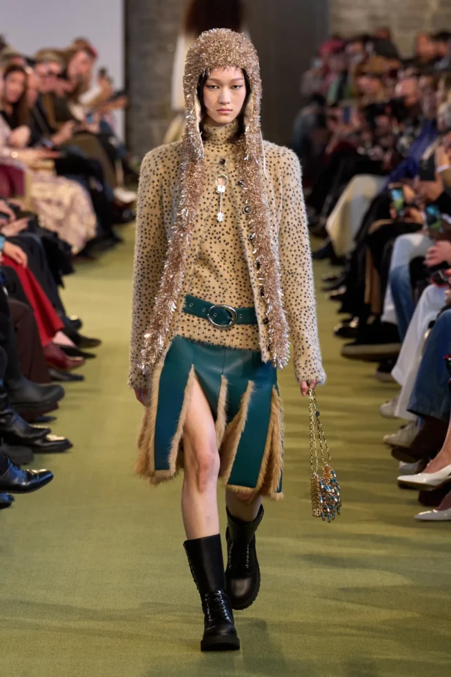 00014-rabanne-fall-2025-ready-to-wear-credit-gorunway
