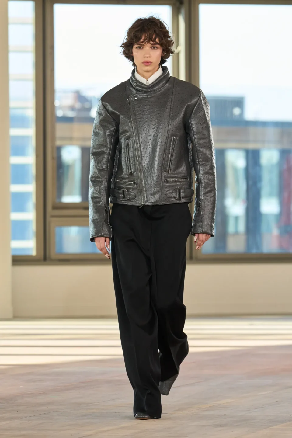 00014-stella-mccartney-fall-2025-ready-to-wear-credit-gorunway