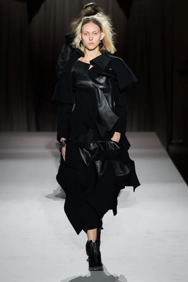 00014-yohji-yamamoto-fall-2025-ready-to-wear-credit-gorunway