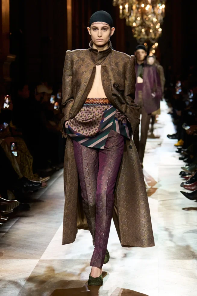 00015-dries-van-noten-fall-2025-ready-to-wear-credit-gorunway