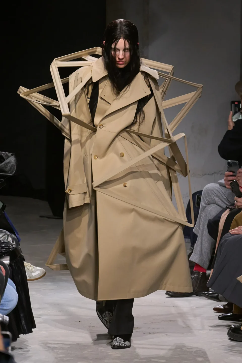 00015-junya-watanabe-fall-2025-ready-to-wear-credit-gorunway