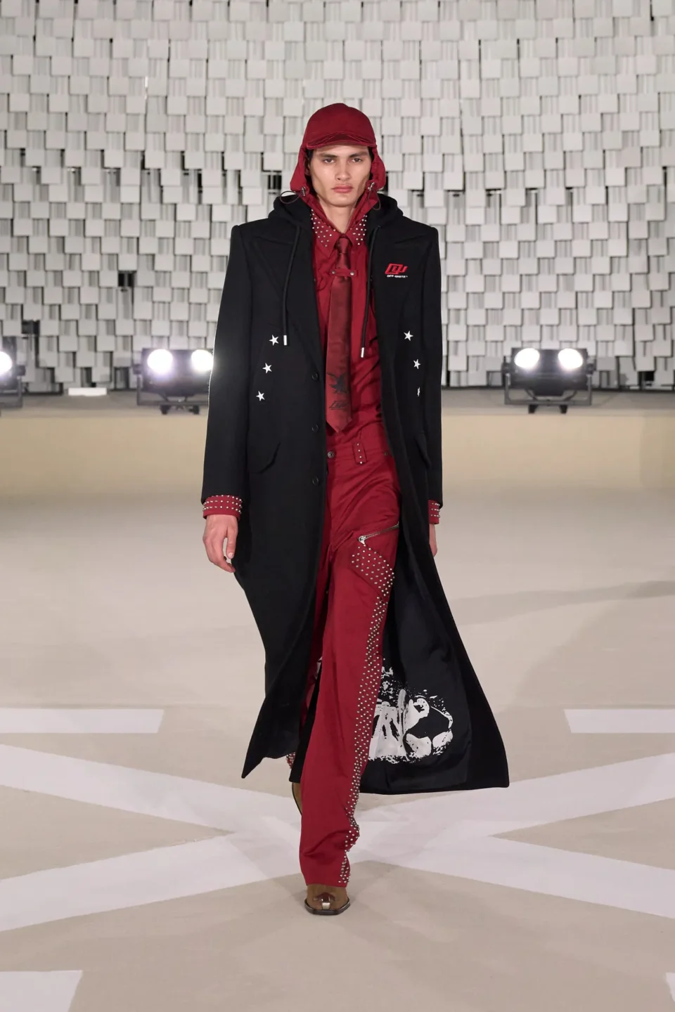 00015-off-white-fall-2025-ready-to-wear-credit-gorunway
