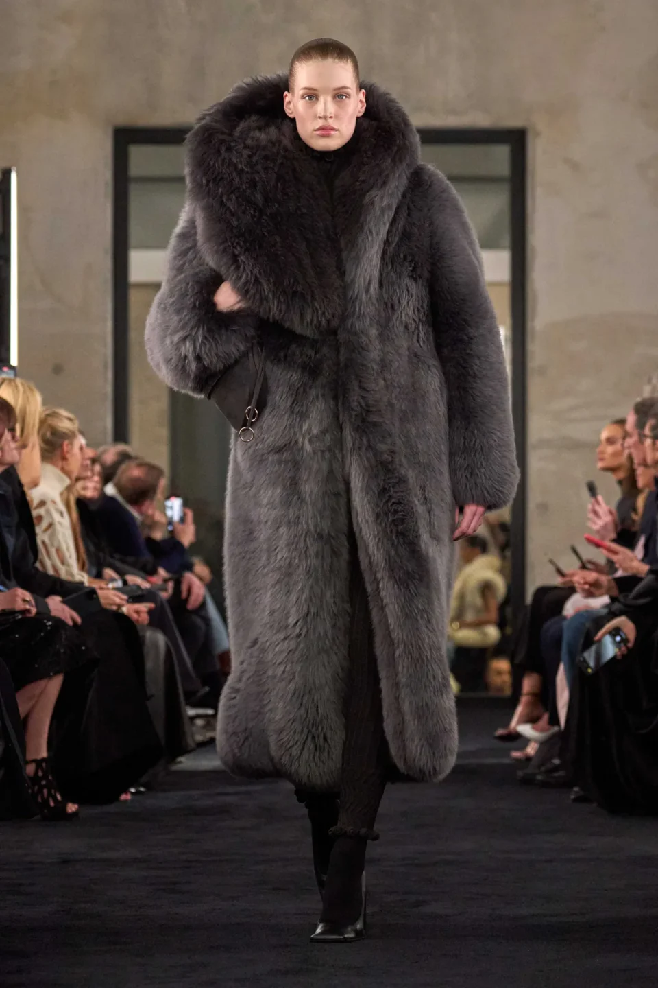 00016-alaia-fall-2025-ready-to-wear-credit-brand
