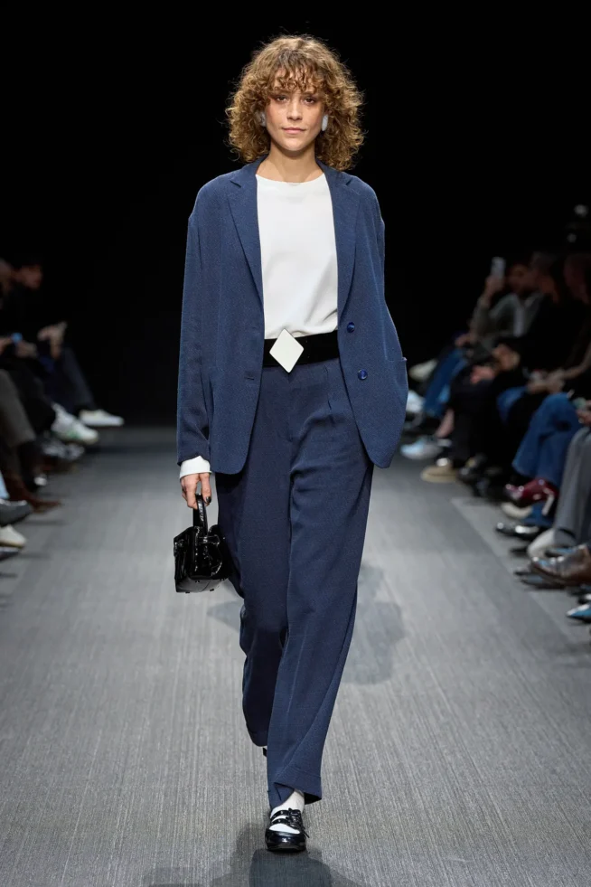 00016-emporio-armani-fall-2025-ready-to-wear-credit-gorunway