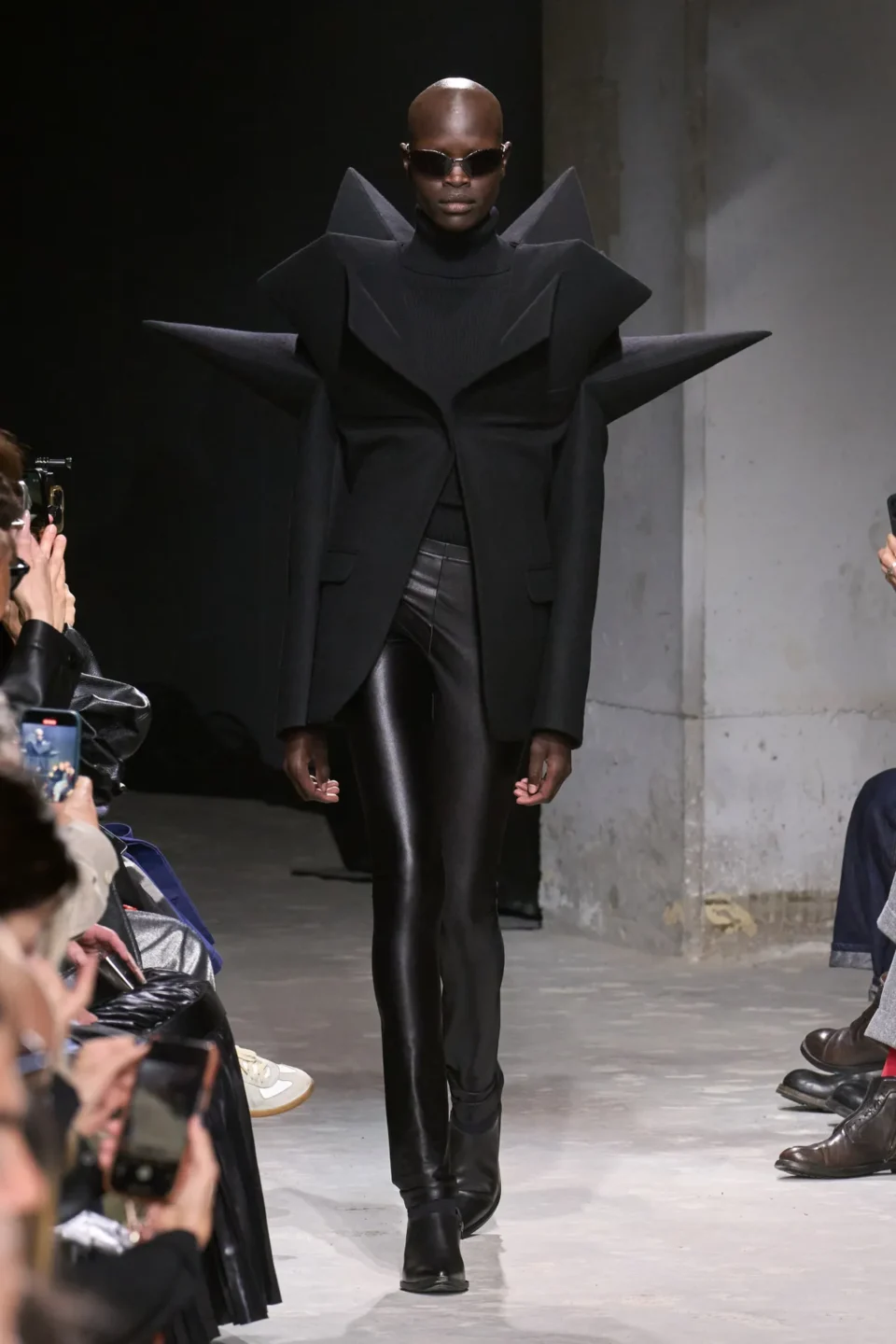 00017-junya-watanabe-fall-2025-ready-to-wear-credit-gorunway
