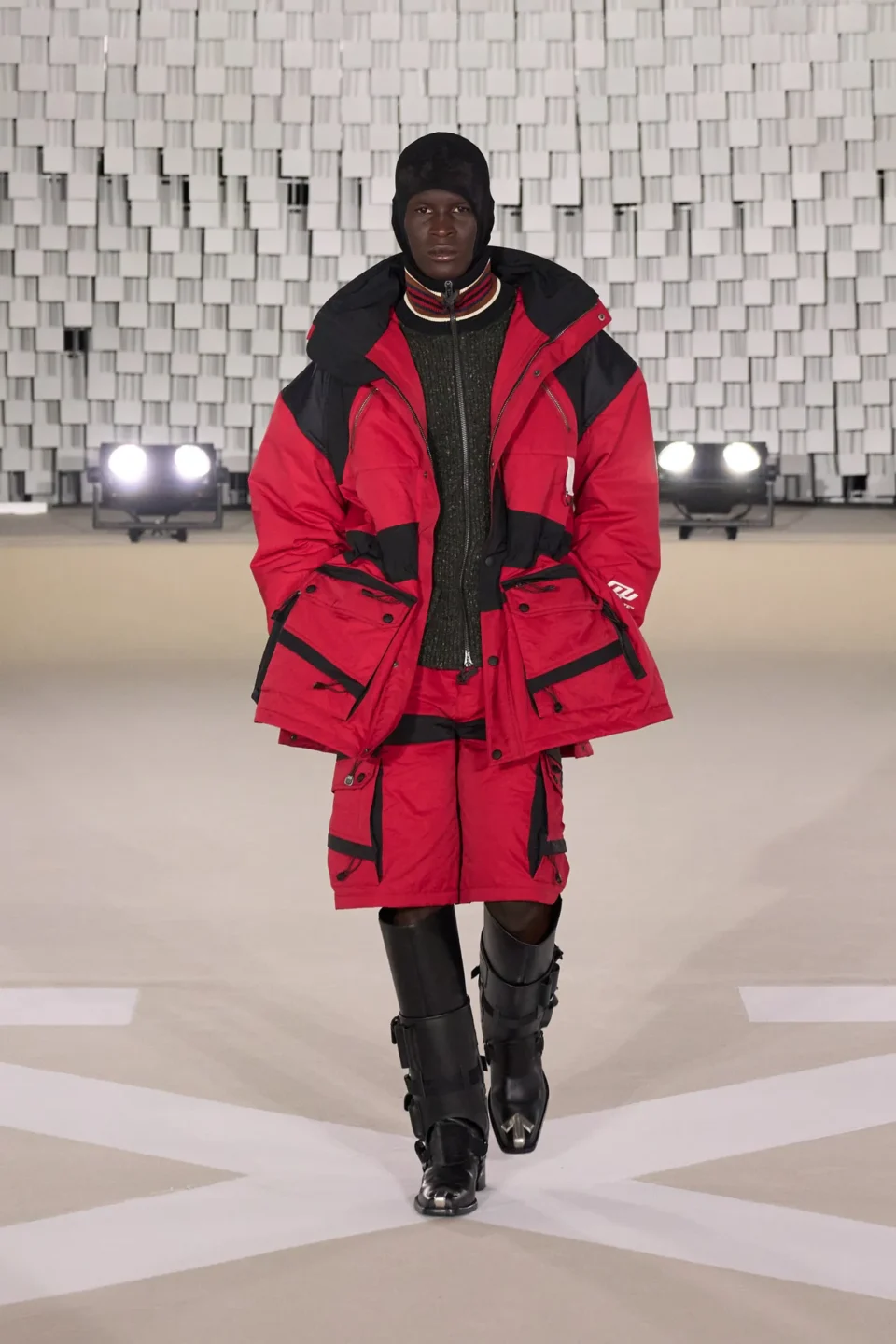 00017-off-white-fall-2025-ready-to-wear-credit-gorunway