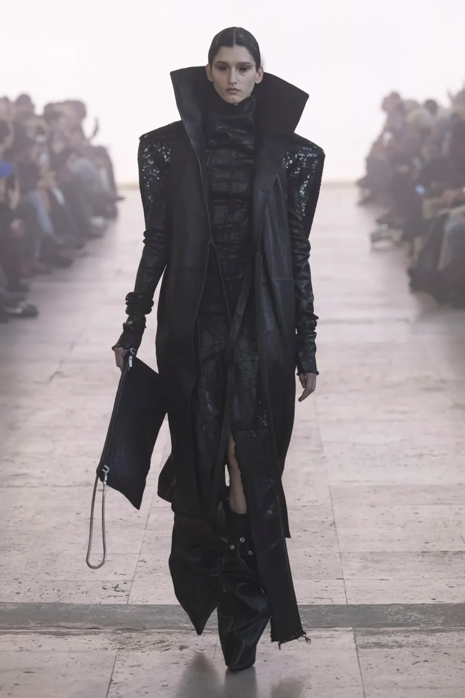 00017-rick-owens-fall-2025-ready-to-wear-credit-brand