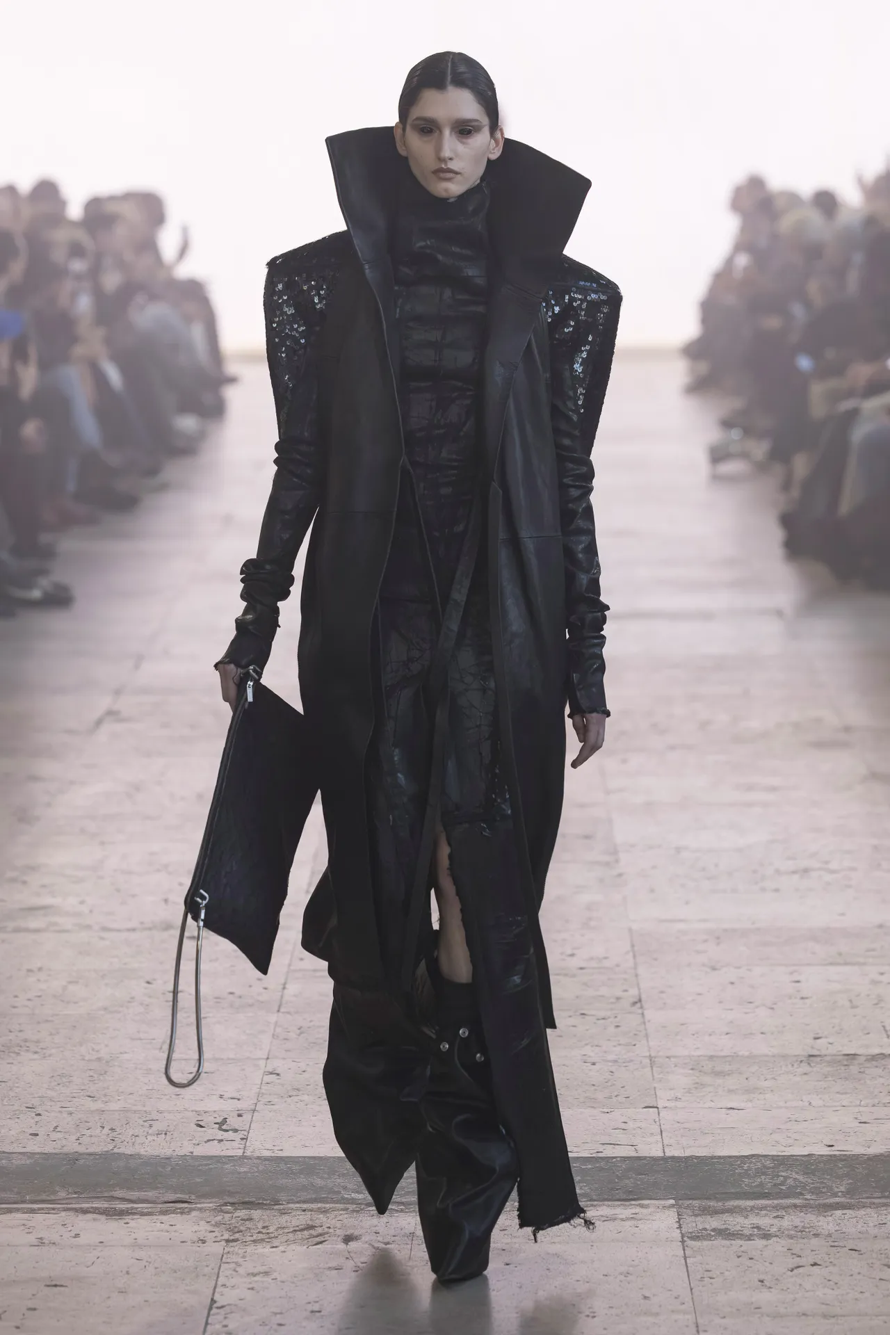 00017-rick-owens-fall-2025-ready-to-wear-credit-brand