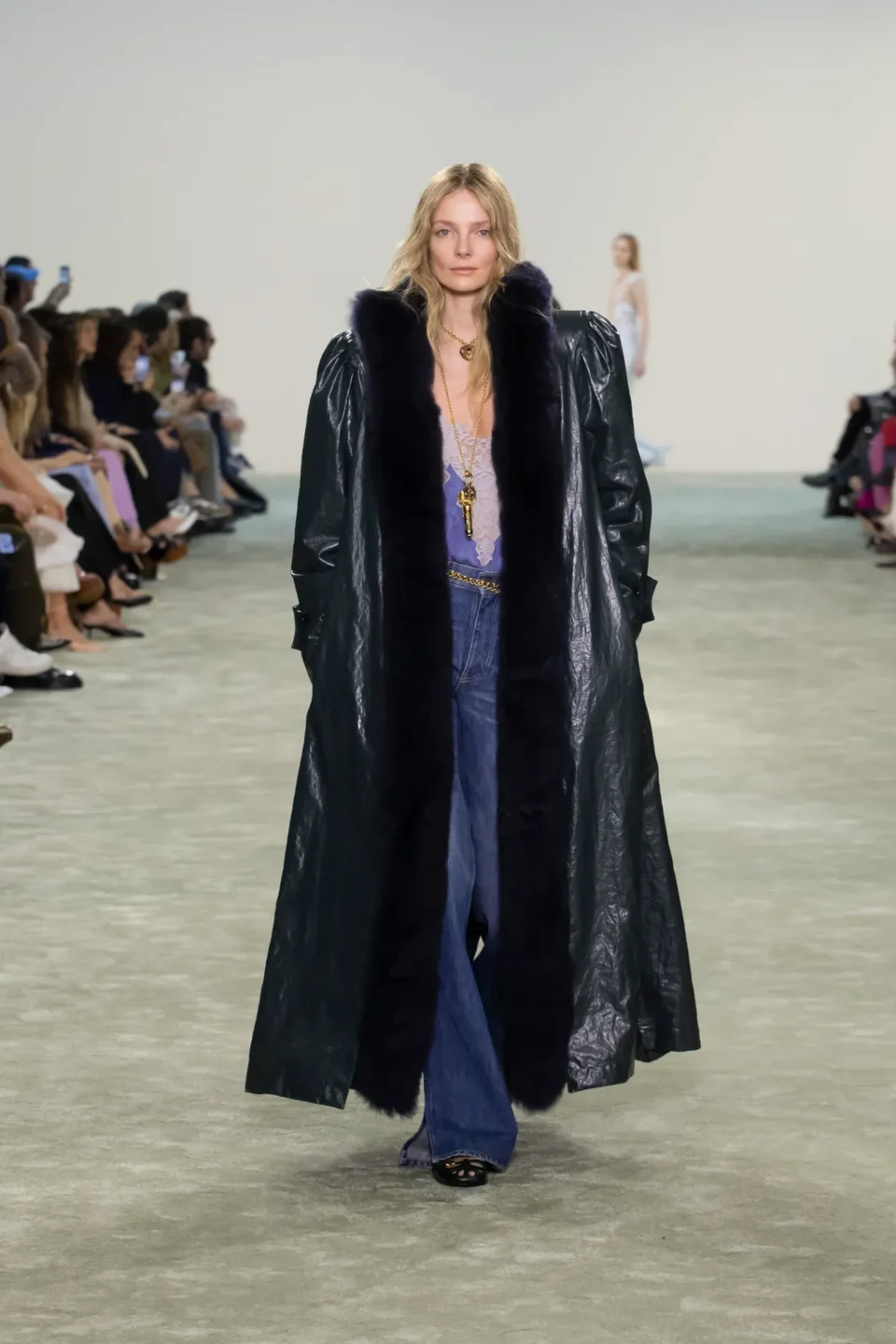 00018-chloe-fall-2025-ready-to-wear-credit-brand