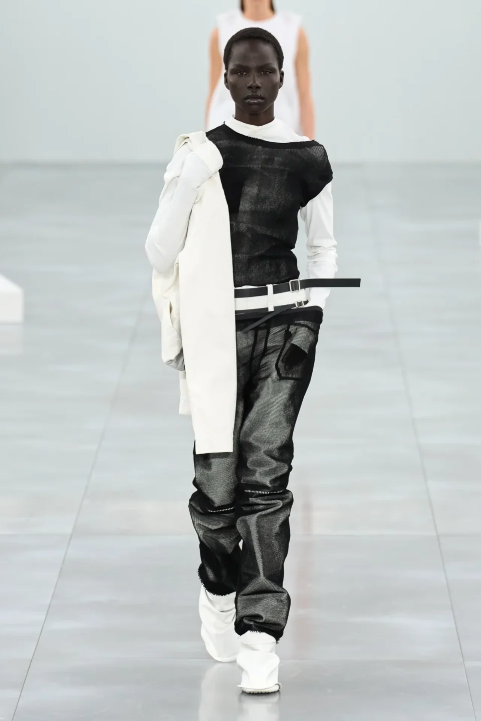 00018-issey-miyake-fall-2025-ready-to-wear-credit-gorunway