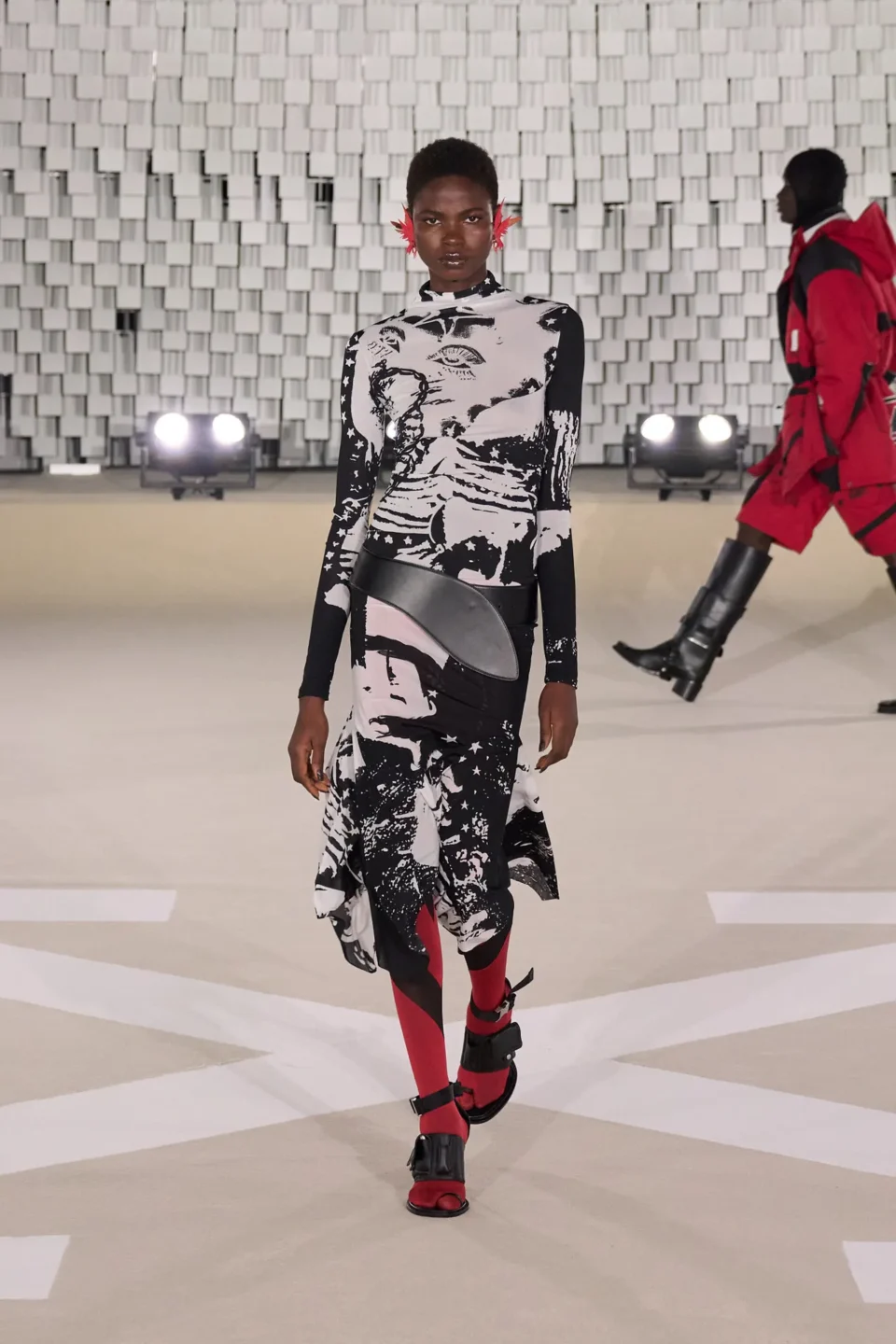 00018-off-white-fall-2025-ready-to-wear-credit-gorunway