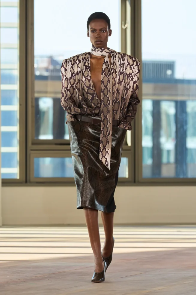 00018-stella-mccartney-fall-2025-ready-to-wear-credit-gorunway