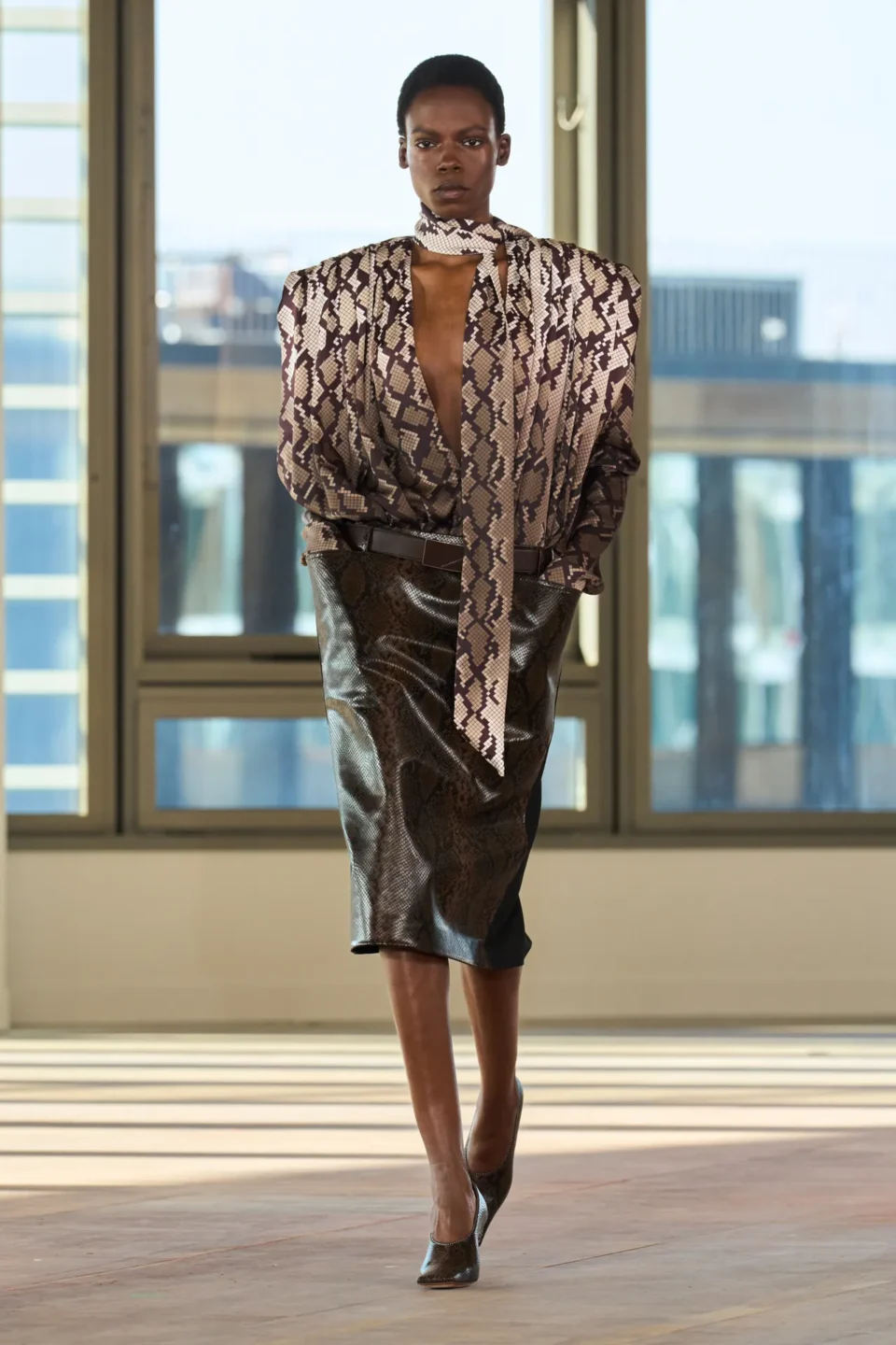 00018-stella-mccartney-fall-2025-ready-to-wear-credit-gorunway