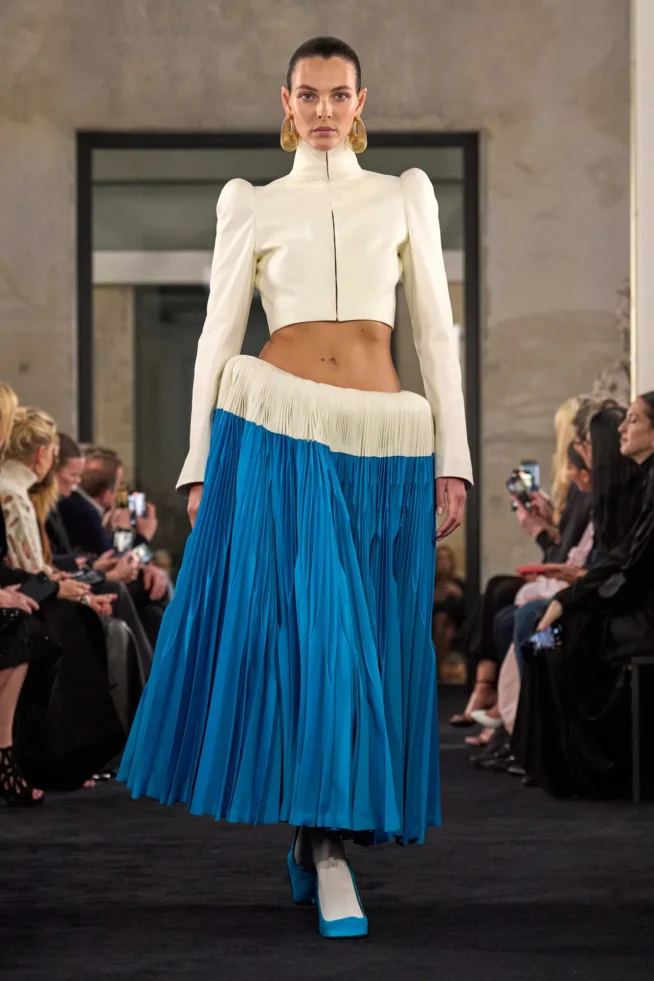 00019-alaia-fall-2025-ready-to-wear-credit-brand